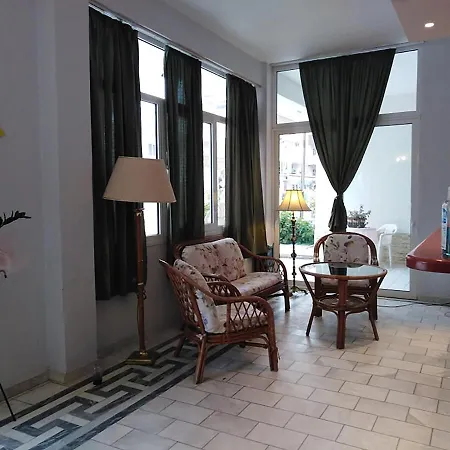 Niki アパートホテル