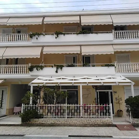 Niki アパートホテル